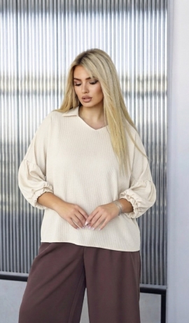 LIA26168 Gaiši bēšas krāsas blūze
